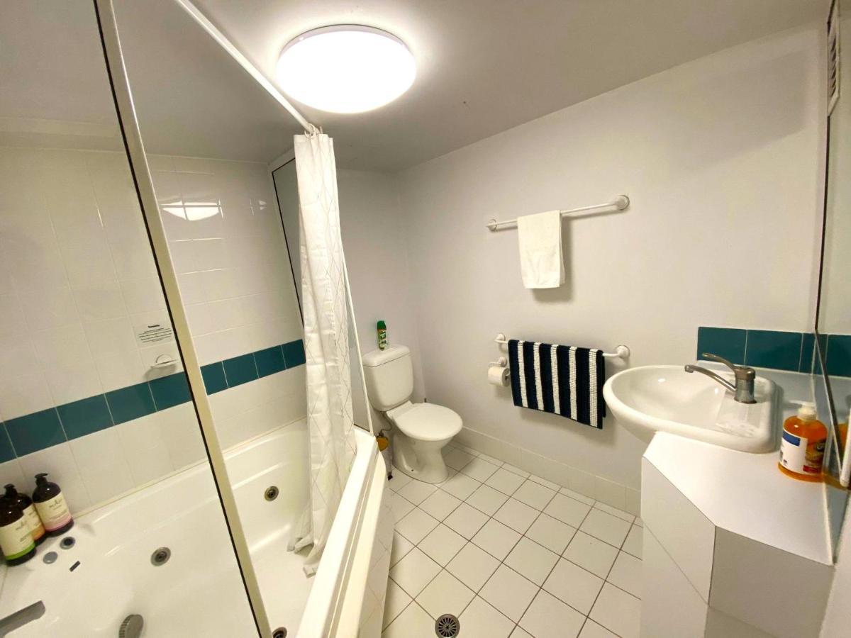 2 Bed 2 Bath Apartment In Braddon, Canberra - Pool, Gym And Free Parking Exterior photo